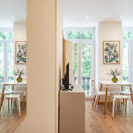 The Count Charm Daire